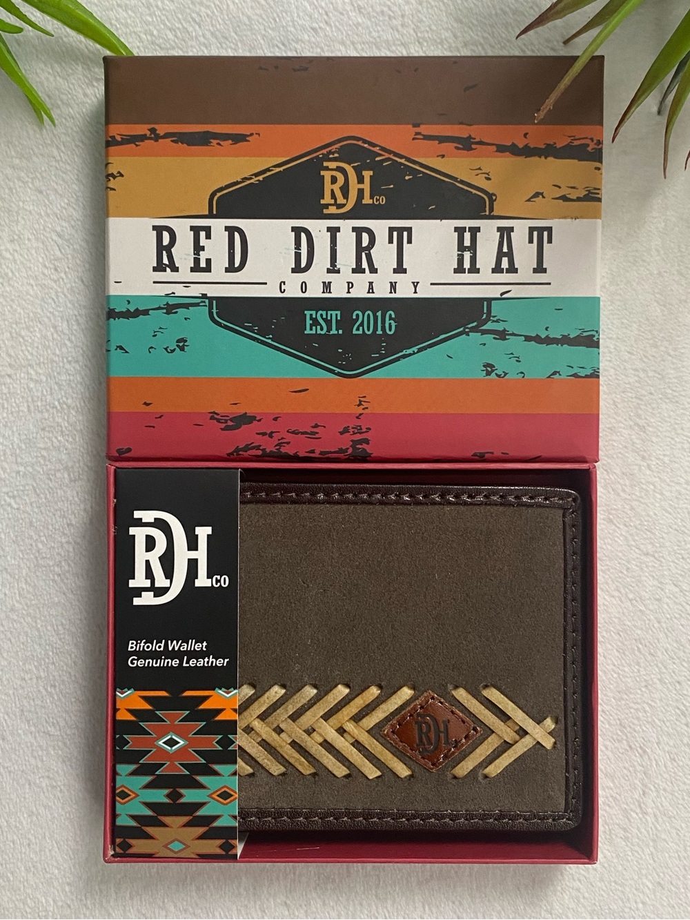Red Dirt Hat Genuine Leather Suede Woven Straw Bi Fold Wallet | Brown